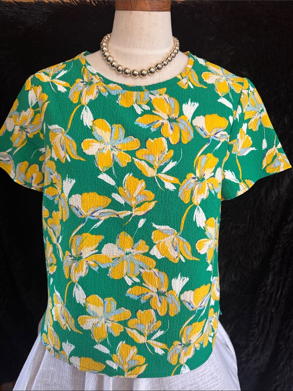 Counterparts Green Floral Short Sleeve Top with Yellow Blooms